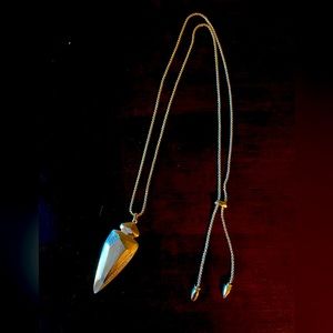 Kendra Scott necklace